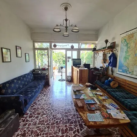 Milingona Center * تيرانا