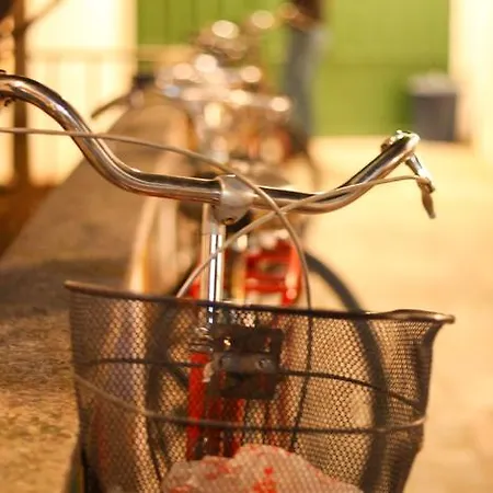 بيت شباب Milingona Center *