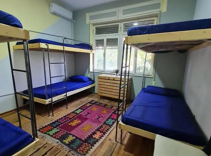 Hostel Milingona Center *