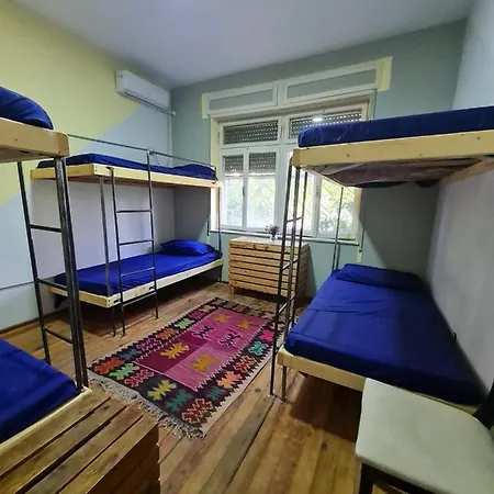 Хостел Milingona Center *