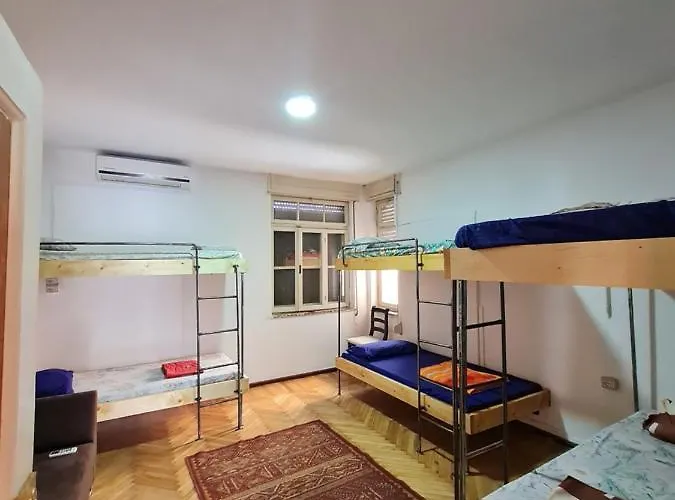 Milingona Center Hostel *