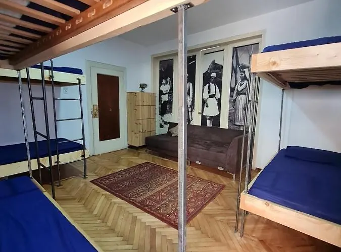 Milingona Center Хостел *