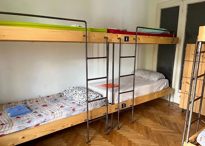 Vandrarhem Milingona Center Tirana