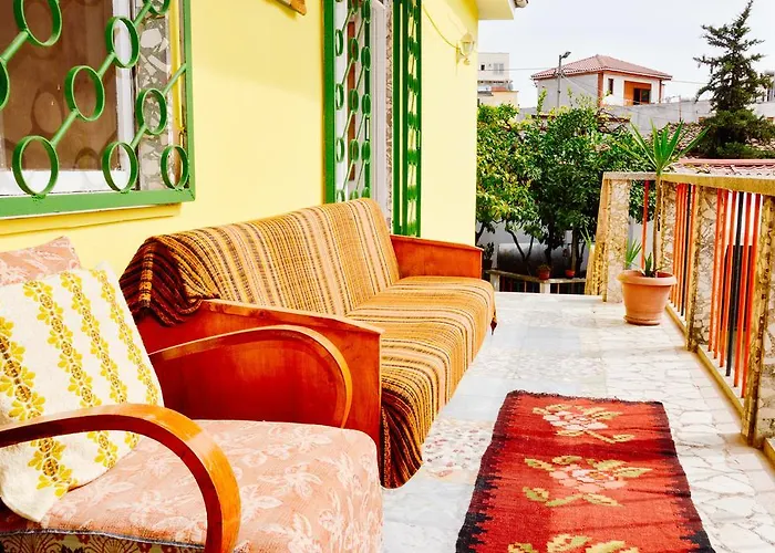 Milingona Center Хостел Тирана